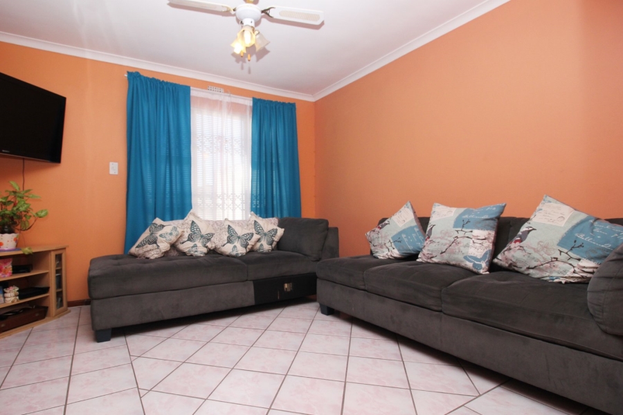 3 Bedroom Property for Sale in Wetton Western Cape